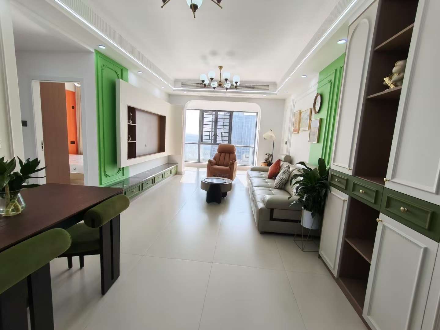 中建咸宁之星，绝佳的楼层位置，电梯好楼层，全新晶装三房两卫